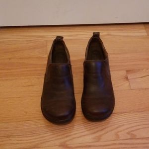 Clog-style shoes